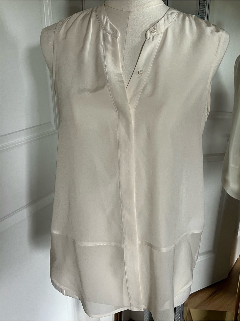 Joie Cream Sleeveless Button-Front Silk Blouse